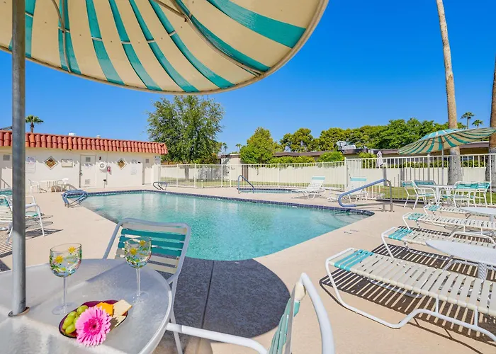 Dom wakacyjny Furnished Patio, Pool Access! Retreat *
