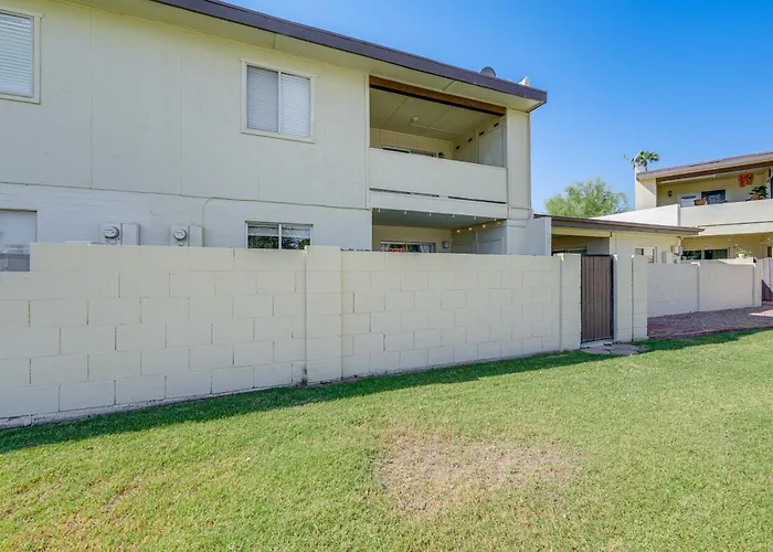 Dom wakacyjny Furnished Patio, Pool Access! Retreat Scottsdale