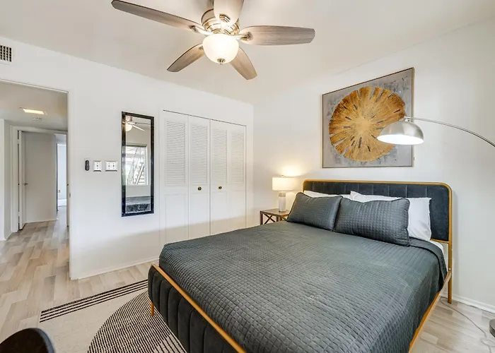 Dom wakacyjny Furnished Patio, Pool Access! Retreat Scottsdale