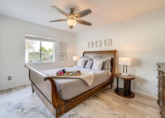 Dom wakacyjny Furnished Patio, Pool Access! Retreat *